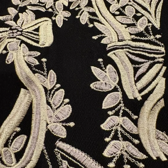 🎄Black Embroidered Long Coat, boutique purchase, by paparazzi, size L - Picture 7 of 9